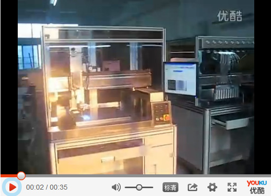 公司車間客戶所訂的四軸點(diǎn)膠機(jī)002 