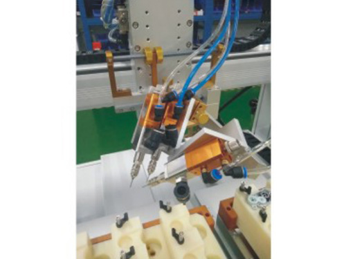 RC-300B2Y雙平臺三頭帶角度點油機